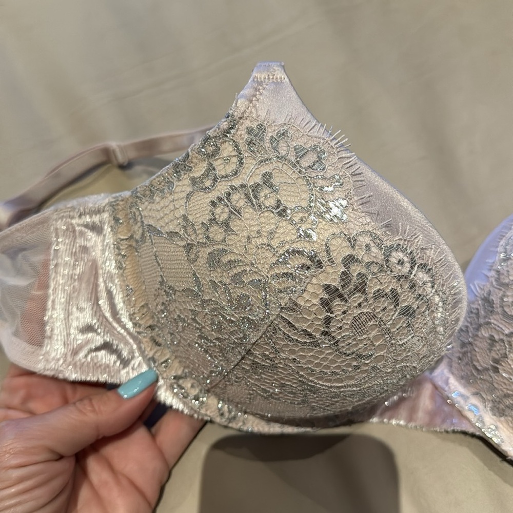 Victoria’s Secret bra - Picture 2 of 5